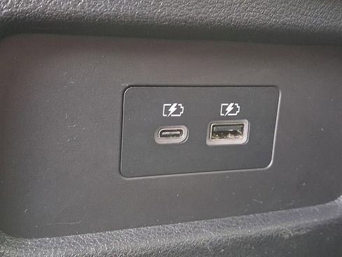 Used 2023 Nissan Pathfinder SV image 13