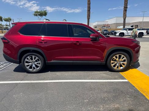 Used 2025 Toyota Grand Highlander AWD Hybrid image 6