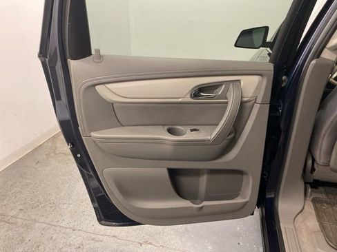 Used 2017 Chevrolet Traverse LT image 20