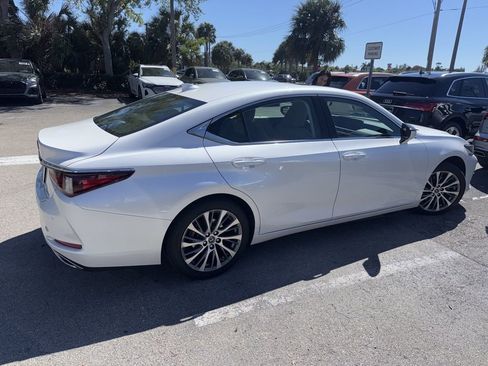 Used 2019 Lexus ES 350 w/ Premium Package image 2