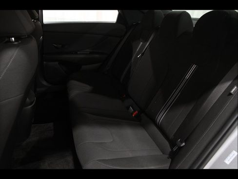 Certified 2025 Hyundai Elantra Sport FWD image 17