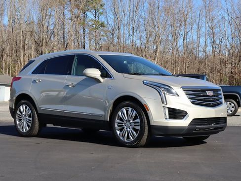Used 2017 Cadillac XT5 Premium Luxury image 8