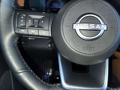 Certified 2024 Nissan Pathfinder Platinum image 27