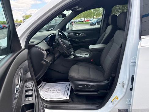 Used 2023 Chevrolet Traverse LT FWD image 14