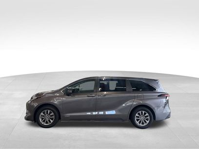 Used 2021 Toyota Sienna XLE