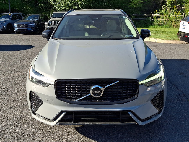 Used 2025 Volvo XC60 B5 Plus w/ Climate Package AWD/4WD image 2