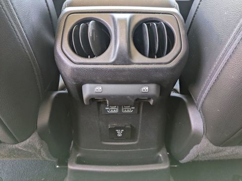 Used 2022 Jeep Wrangler Unlimited Sahara w/ LED Lighting Group AWD/4WD image 30