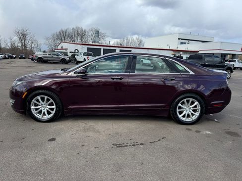 Used 2013 Lincoln MKZ 4dr Sdn AWD image 2