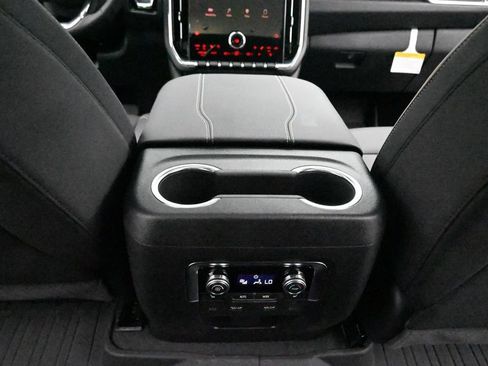 New 2026 GMC Yukon XL Elevation w/ Elevation Premium Package AWD/4WD image 24