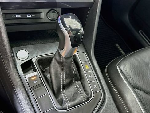 Used 2022 Volkswagen Tiguan SEL R-Line AWD/4WD image 18