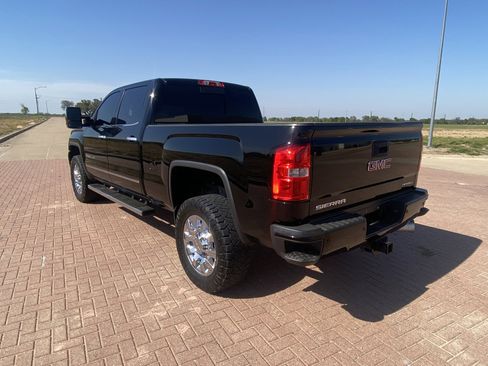 Used 2016 GMC Sierra 2500 Denali w/ Duramax Plus Package image 5