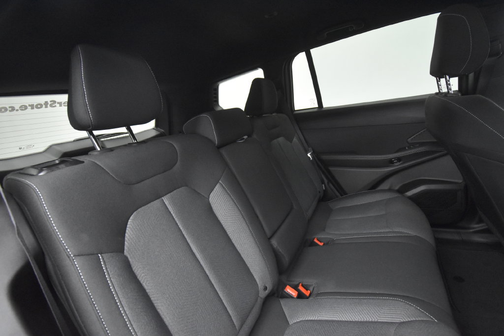 Used 2026 Jeep Cherokee Laredo AWD/4WD image 19