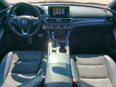 Used 2018 Honda Accord Sport image 12