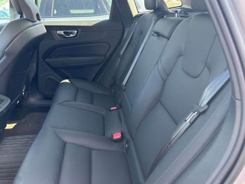 Used 2023 Volvo XC60 B5 Plus w/ Climate Package image 5