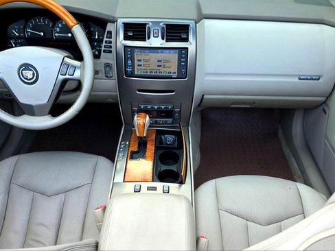 Used 2004 Cadillac XLR image 15