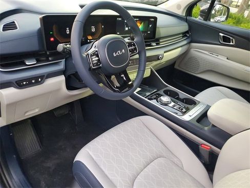 New 2026 Kia Carnival EX image 15