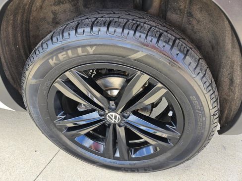 Used 2023 Volkswagen Atlas Cross Sport SEL R-Line image 10