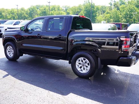 Used 2024 Nissan Frontier SV w/ Technology Package AWD/4WD image 8