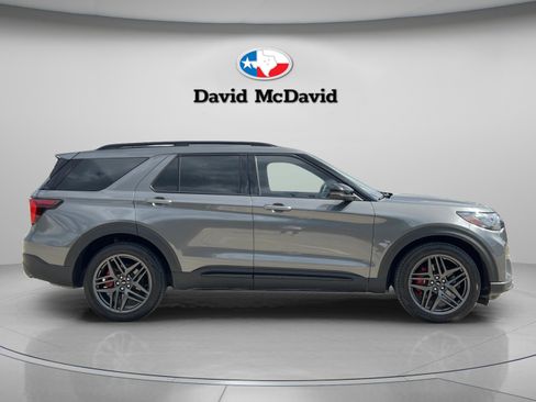 Used 2025 Ford Explorer ST w/ Sun And Sound Package AWD/4WD image 7