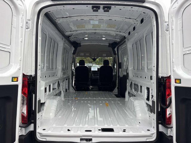 New 2027 Ford Transit 250 148 Medium Roof RWD image 15