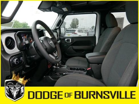 Used 2025 Jeep Wrangler Willys image 13