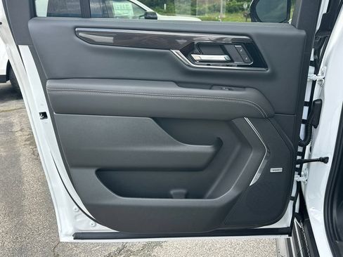 New 2026 GMC Yukon XL Elevation w/ Elevation Premium Package RWD image 22