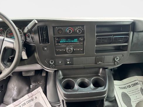 Used 2015 Chevrolet Express 3500 image 12