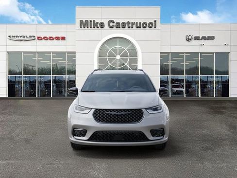 New 2026 Chrysler Pacifica Limited w/ S Appearance Package FWD image 6