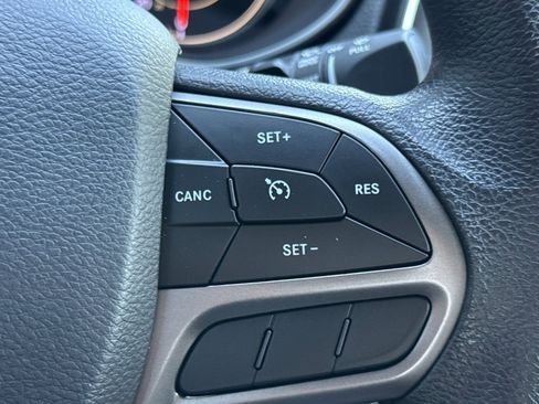 Used 2020 Jeep Cherokee Latitude image 30