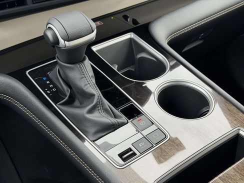 New 2026 Toyota Sienna Limited AWD/4WD image 6