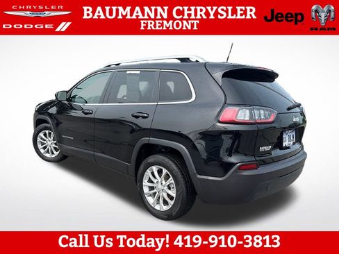 Used 2019 Jeep Cherokee Latitude w/ Popular Appearance Group FWD image 4