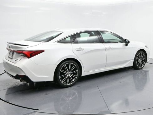 Used 2019 Toyota Avalon XSE image 7