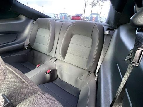 Used 2016 Ford Mustang Coupe image 12