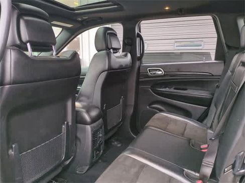 Used 2021 Jeep Grand Cherokee Laredo X image 18