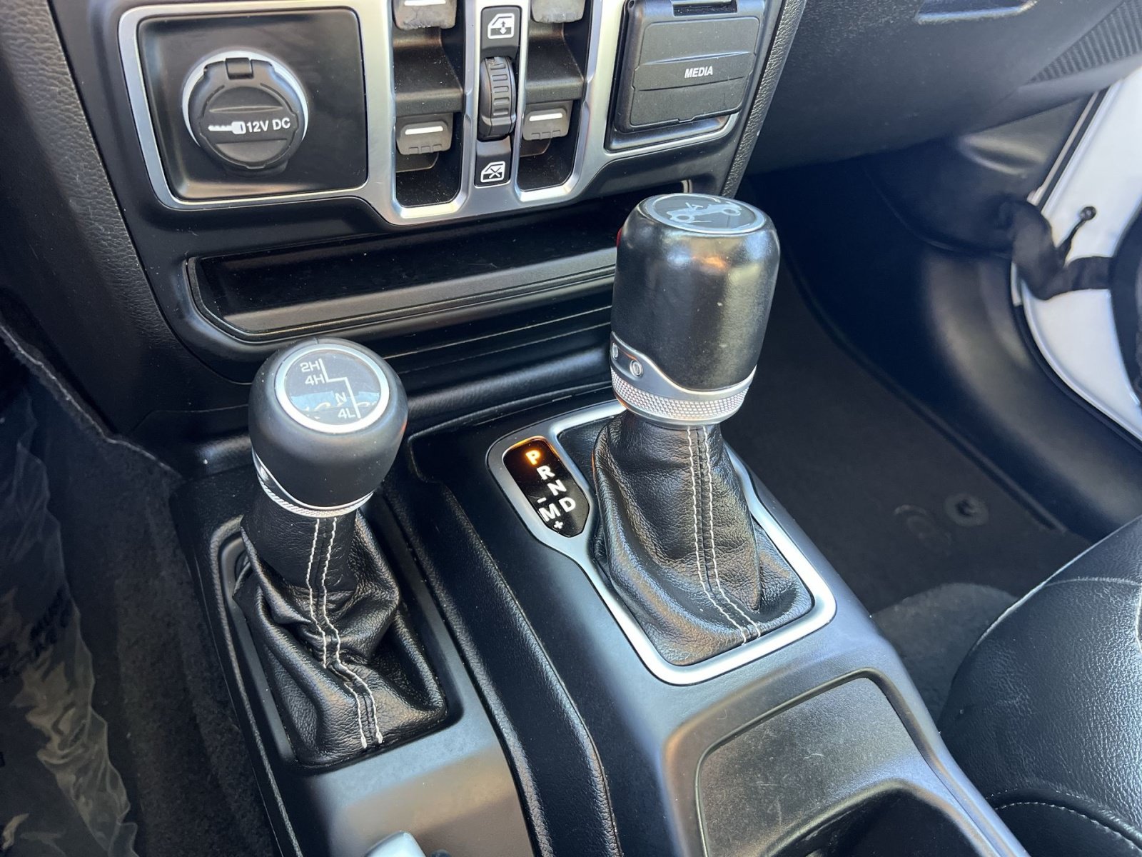 Used 2020 Jeep Wrangler Unlimited Sahara AWD/4WD image 22