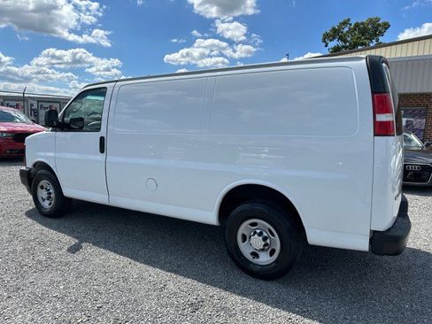 Used 2017 Chevrolet Express 2500 image 13