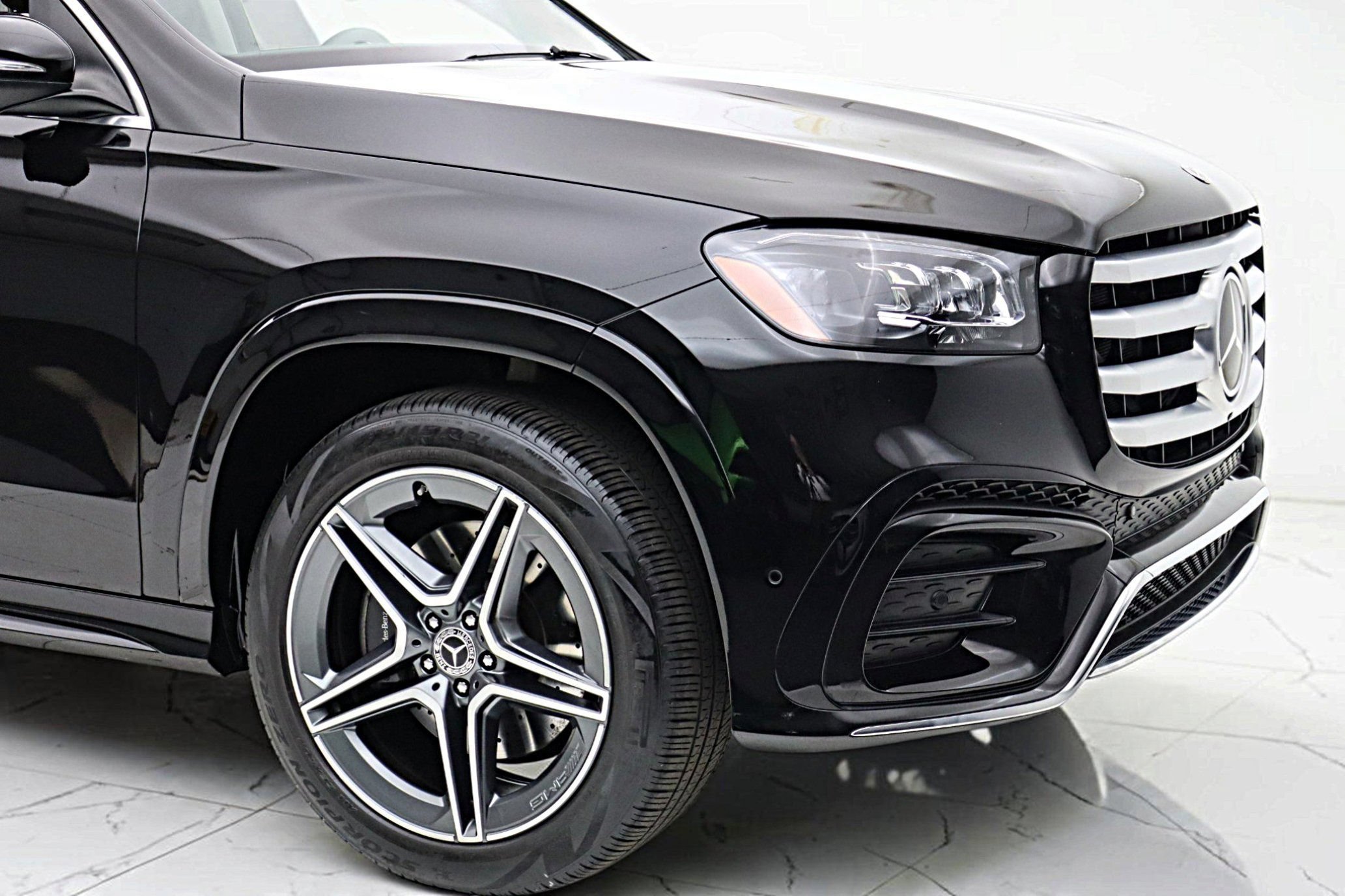 Used 2024 Mercedes-Benz GLS 450 4MATIC image 17
