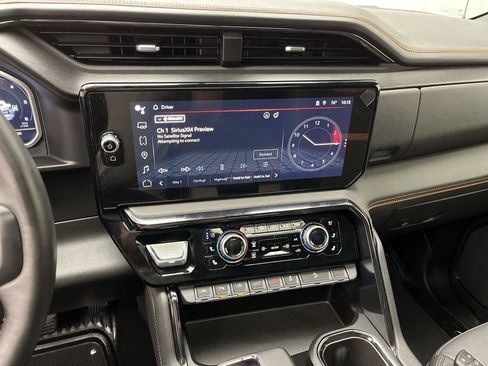 Used 2024 GMC Sierra 1500 AT4 w/ Technology Package AWD/4WD image 19