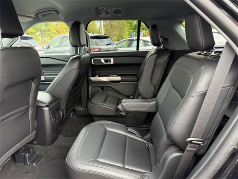 Certified 2023 Ford Explorer XLT w/ Equipment Group 202A image 9