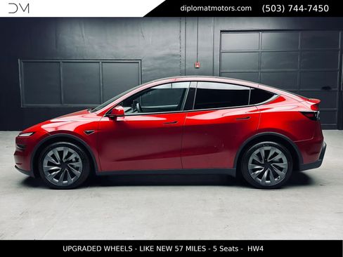 Used 2026 Tesla Model Y AWD image 3