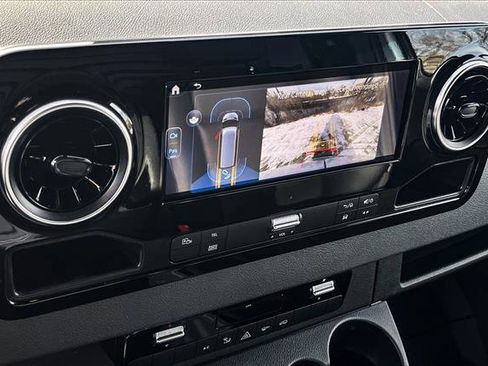 Used 2025 Mercedes-Benz Sprinter 2500 image 14