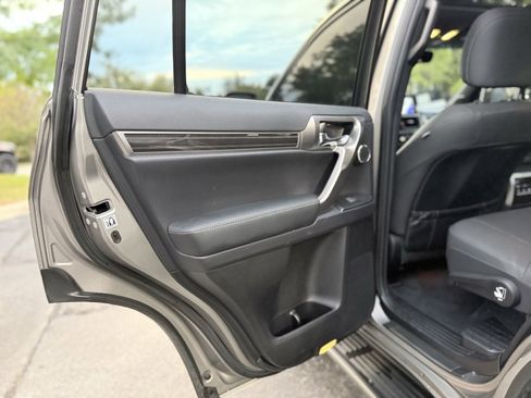 Used 2023 Lexus GX 460 Premium image 21