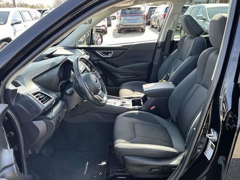 Used 2023 Subaru Forester Premium image 17