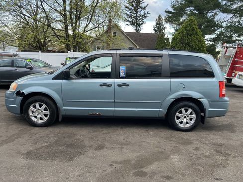 Used 2008 Chrysler Town & Country LX image 10