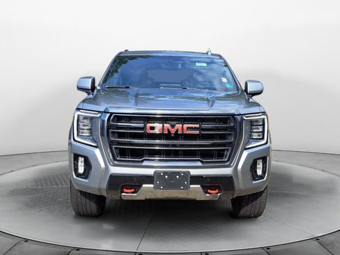 Used 2023 GMC Yukon AT4 w/ Technology Package AWD/4WD image 2