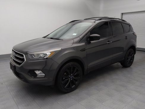 Used 2018 Ford Escape SE w/ SE Sport Appearance Package AWD/4WD image 2