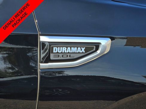 Used 2023 GMC Yukon Denali w/ Denali Reserve Package image 9