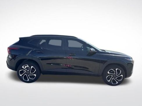 Used 2025 Chevrolet Trax RS w/ Sunroof Package FWD image 6