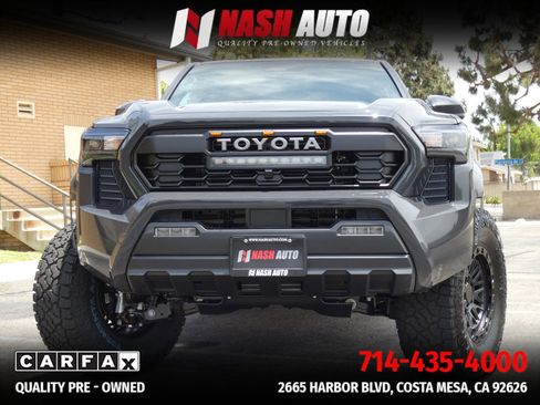 Used 2026 Toyota Tacoma SR5 AWD/4WD image 5