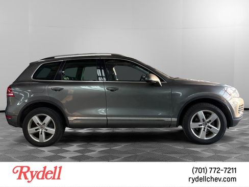 Used 2014 Volkswagen Touareg VR6 AWD/4WD image 4
